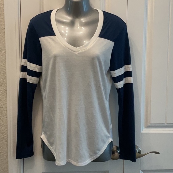 RVCA Long sleeve raglan tee - Picture 1 of 7